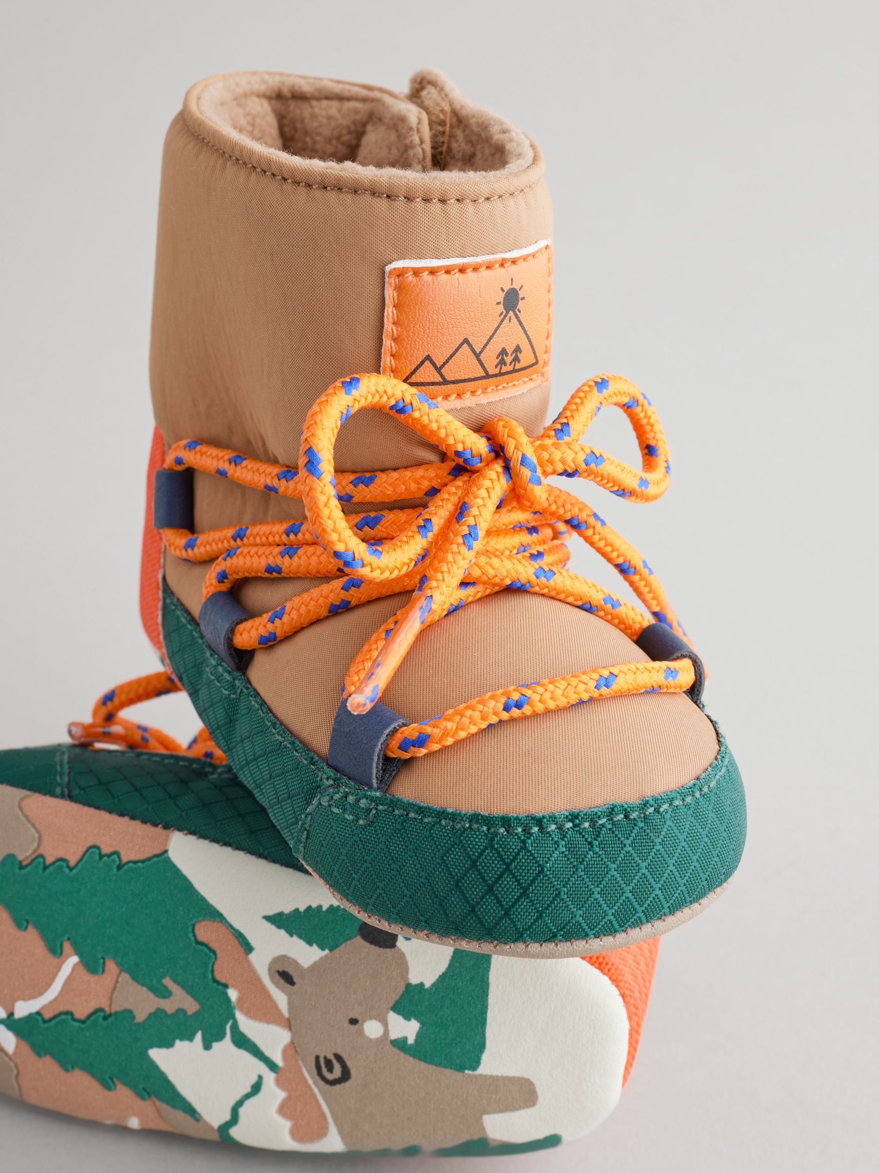 Snow boots baby size 5 top