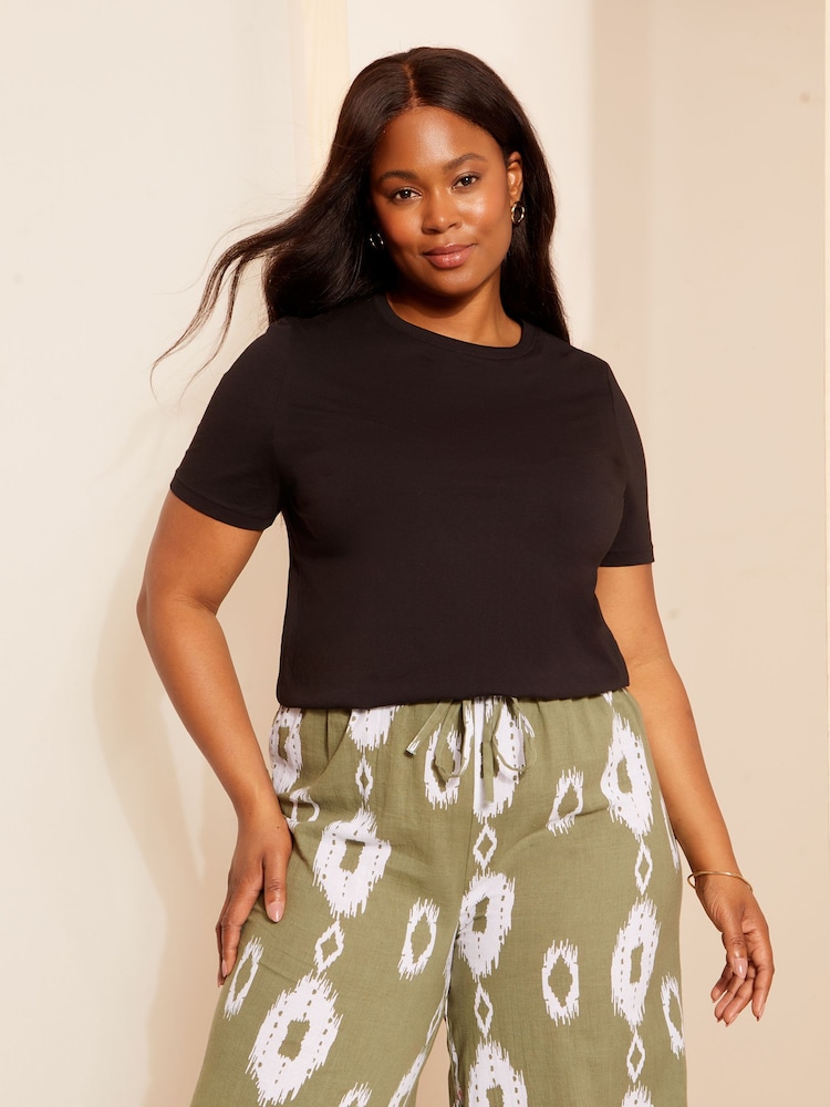 Curves Like These Black Crew Neck T-Shirt - Image 2 of 4 Curves Like These Black Crew Neck T-Shirt - Image 2 of 4