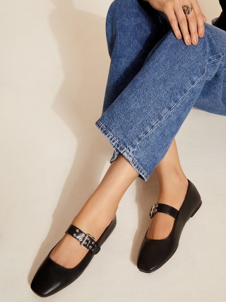 Friends Like These Faux Leather Eyelet Strap Square Toe Mary Jane Ballet lahki športni copati - Slika 1 iz 4