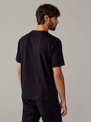 Black Fender 100% Cotton Licence Christmas T-Shirt - Image 3 of 8
