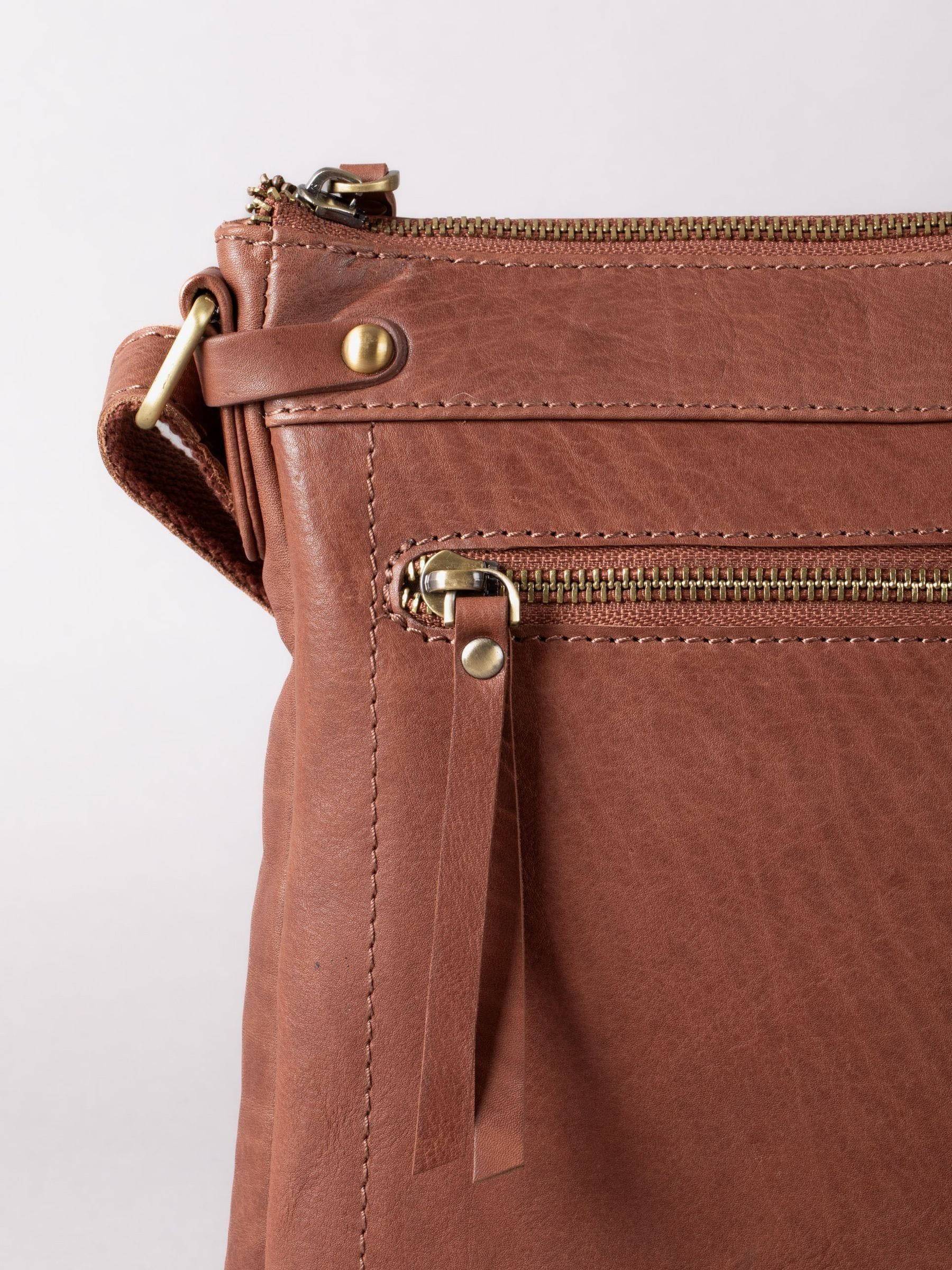 小物 Bless Leather Handle brown 小物 Bless Leather Handle brown 小物 Bless Leather Handle brown