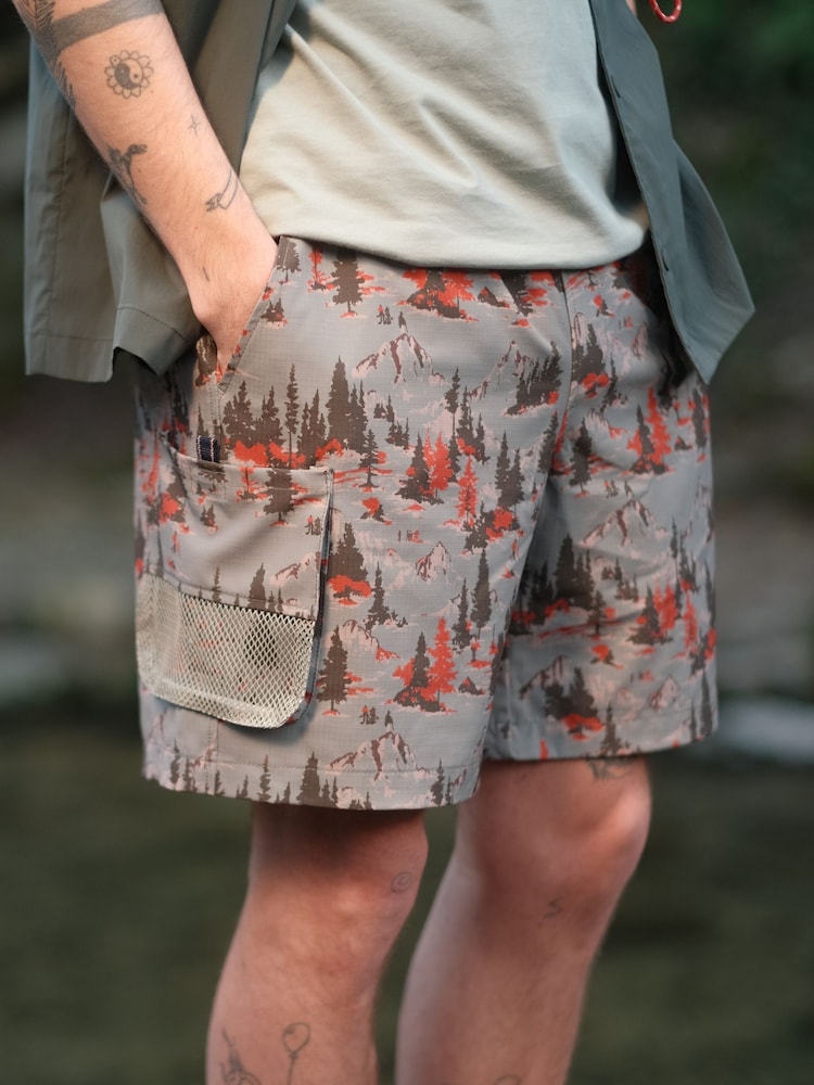 Sealskinz Grey Runcton Men's Hybrid Shorts - Image 1 of 5 Sealskinz Grey Runcton Men's Hybrid Shorts - Image 1 of 5