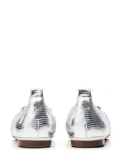 Moda in Pelle Fairy Elasticated Ballet White Pumps With Trim - Image 3 of 4