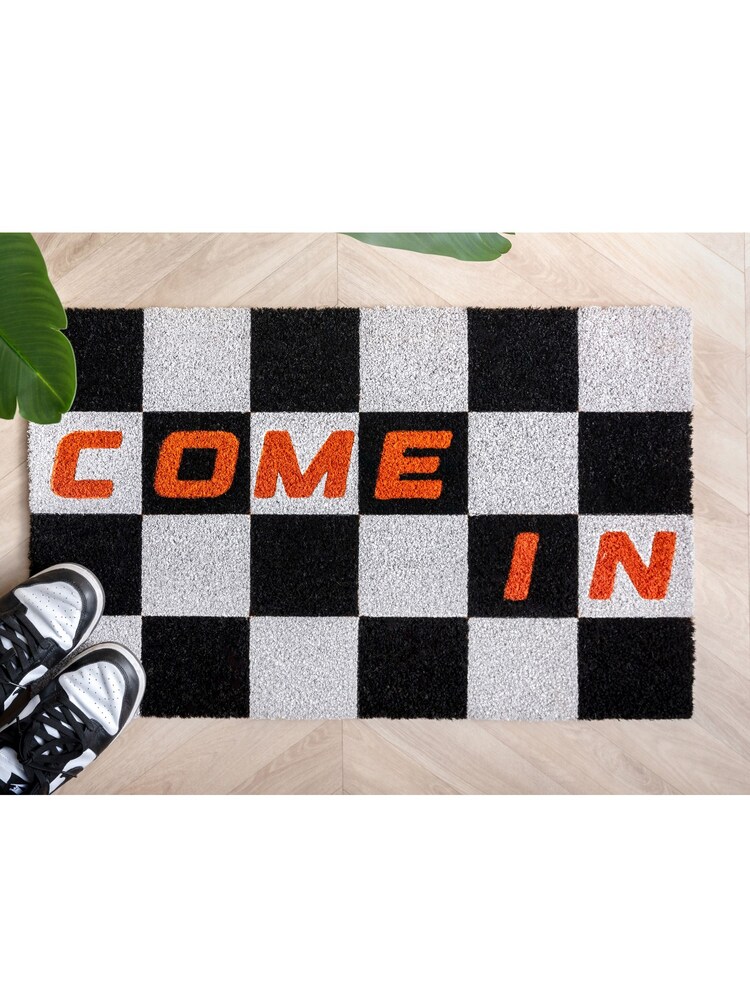 pt, Black and White Come In Doormat - Image 1 of 1
