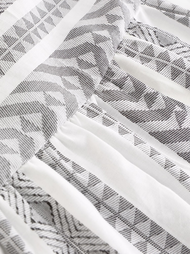 JDY White Graphic Print Tiered Summer Maxi Dress - Image 3 of 3 JDY White Graphic Print Tiered Summer Maxi Dress - Image 3 of 3