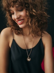 Rockett St George Gold Tone Shell and Pearl Necklace - Image 2 of 6