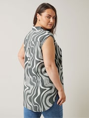 Evans Curve Abstract Print Sleeveless Shirt - Image 3 of 5