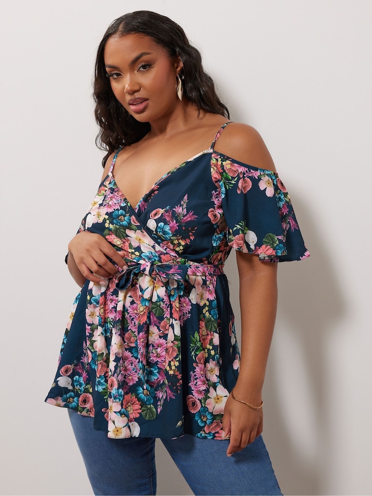 Azul - Top con estampado floral azul marino con hombro descubierto Yours Curve de YOURS LONDON - Imagen 1 de 5 Azul - Top con estampado floral azul marino con hombro descubierto Yours Curve de YOURS LONDON - Imagen 1 de 5