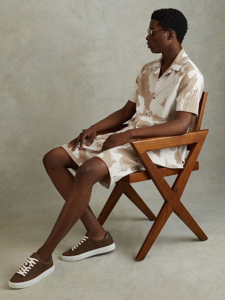 Reiss Mount short met trekkoord en verfstreekmotief - Image 1 of 6