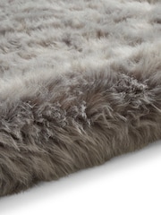 Laurence Llewelyn-Bowen Grey Plain Shaggy Mayfair Rug - Image 6 of 6