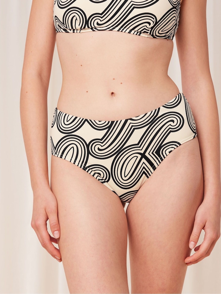 Flex Smart Summer Maxi Briefs - Image 1 of 5 Flex Smart Summer Maxi Briefs - Image 1 of 5