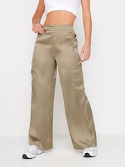 Pantalones cargo de pernera ancha de satén de PixieGirl Petite - Imagen 2 de 5