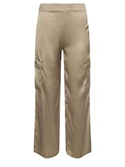 Pantalones cargo de pernera ancha de satén de PixieGirl Petite - Imagen 5 de 5
