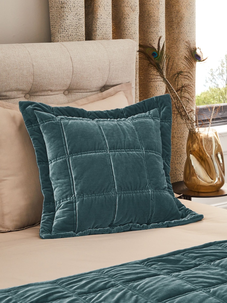 Quilted Lustre Velvet Cushion - Изображение 1 из 5