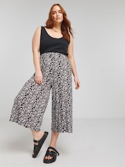 Simply Be Mono Floral Print Viscose Wide Leg Culottes - Image 3 of 4