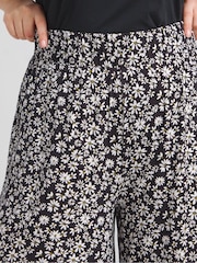 Simply Be Mono Floral Print Viscose Wide Leg Culottes - Image 4 of 4