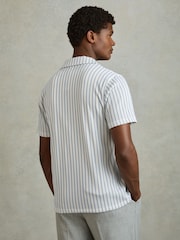 Reiss White/Soft Blue Neptune Ribbed Striped Cuban Collar Shirt - Image 4 of 5