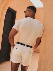 Grädde - Tailored Athlete T-shirt med Muskulös passform och stickad look - Bild 3 av 6