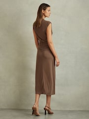 Reiss Chocolate Lenara Ruche Front Capped Sleeve Jersey Midi Dress - Image 5 of 6