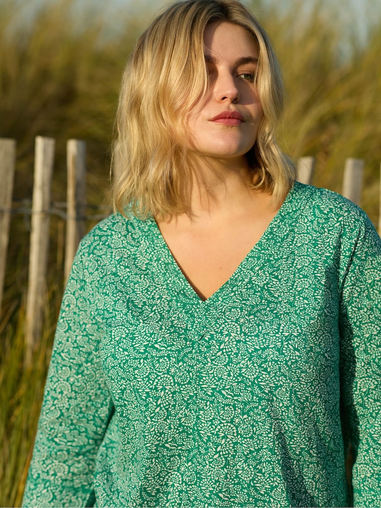 Live Unlimited Green Curve Ditsy Leaf Print Cotton Slub Relaxed Tunic - Image 1 of 11 Live Unlimited Green Curve Ditsy Leaf Print Cotton Slub Relaxed Tunic - Image 1 of 11