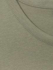 Reiss Sage Melrose Cotton Crew Neck T-Shirt - Image 5 of 5