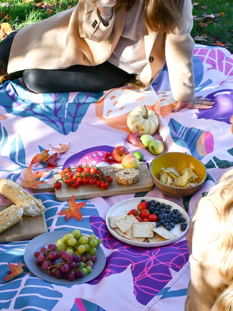 Pickle Picnic Light Pink XL Blanket 3x3m - Image 1 of 5