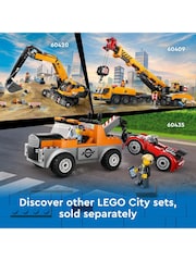 LEGO City Seaside Harbour with Cargo Ship Toy - Image 8 of 9