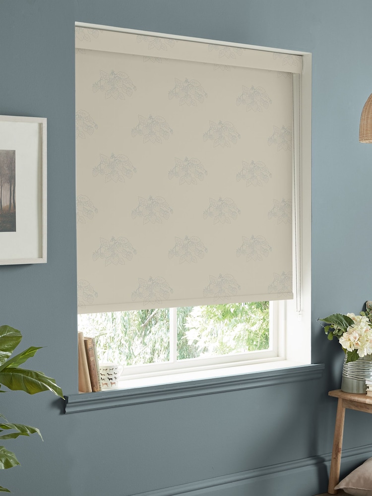 Sophie Allport Duck Egg Blue Vector Strawberry Made to Measure Roller Blinds - Image 2 of 6