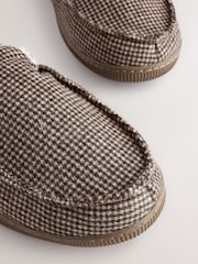 Brown Faux Fur Lined Apron Slippers - Image 4 of 7