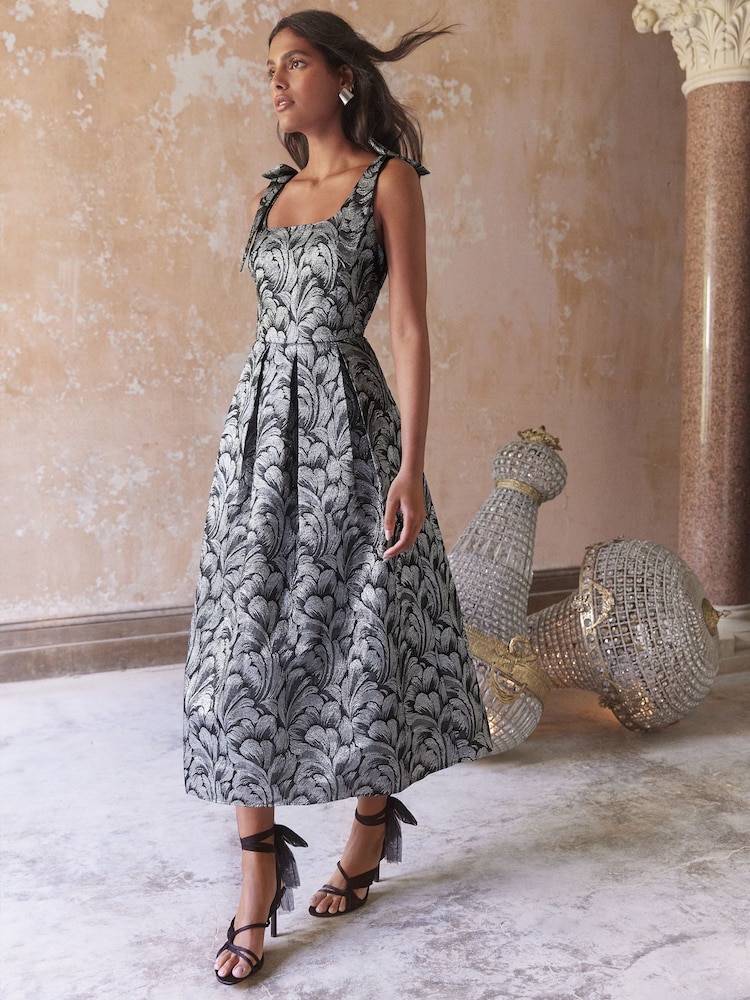 Love & Roses Silver Feather Jacquard Structured Midi Dress - Image 4 of 4
