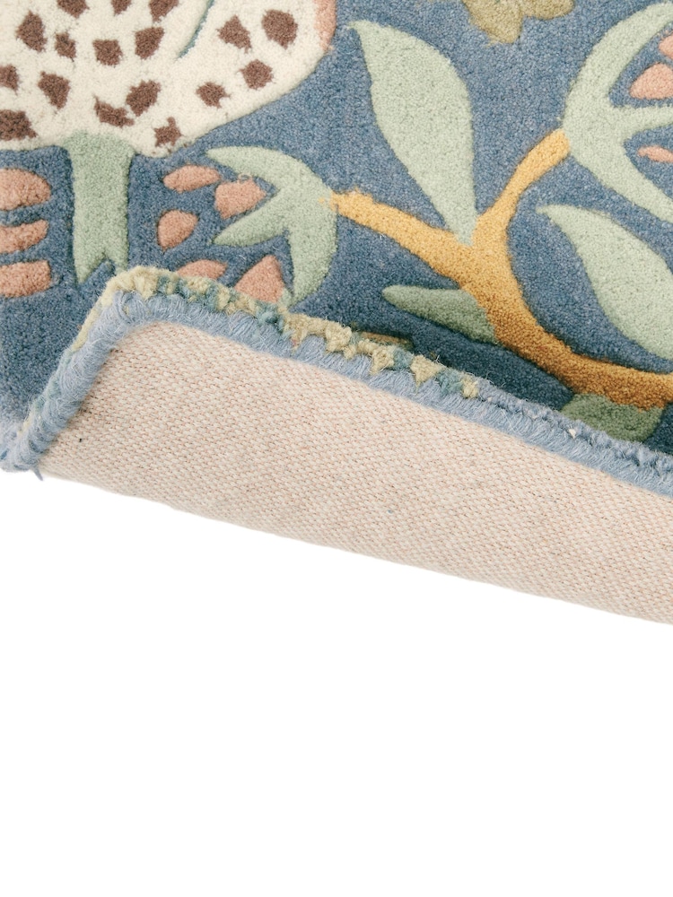 Morris & Co Blue Strawberry Thief Rug - Image 4 of 4 Morris & Co Blue Strawberry Thief Rug - Image 4 of 4