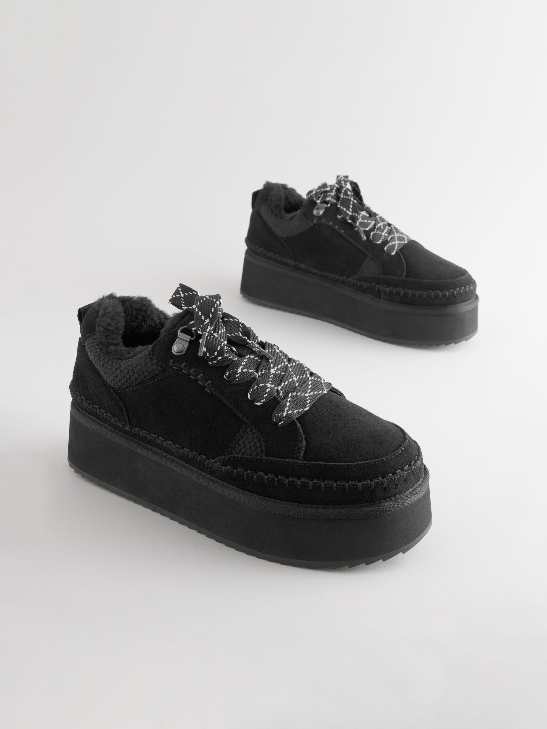 Kaufe Sie Schwarz Forever Comfort Chunky Leather Faux Fur Lined Suede Lace Up Trainers bei Next Deutschland