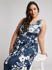 Yours Curve Blue London V-Neck Pleated Dress - Image 3 of 5