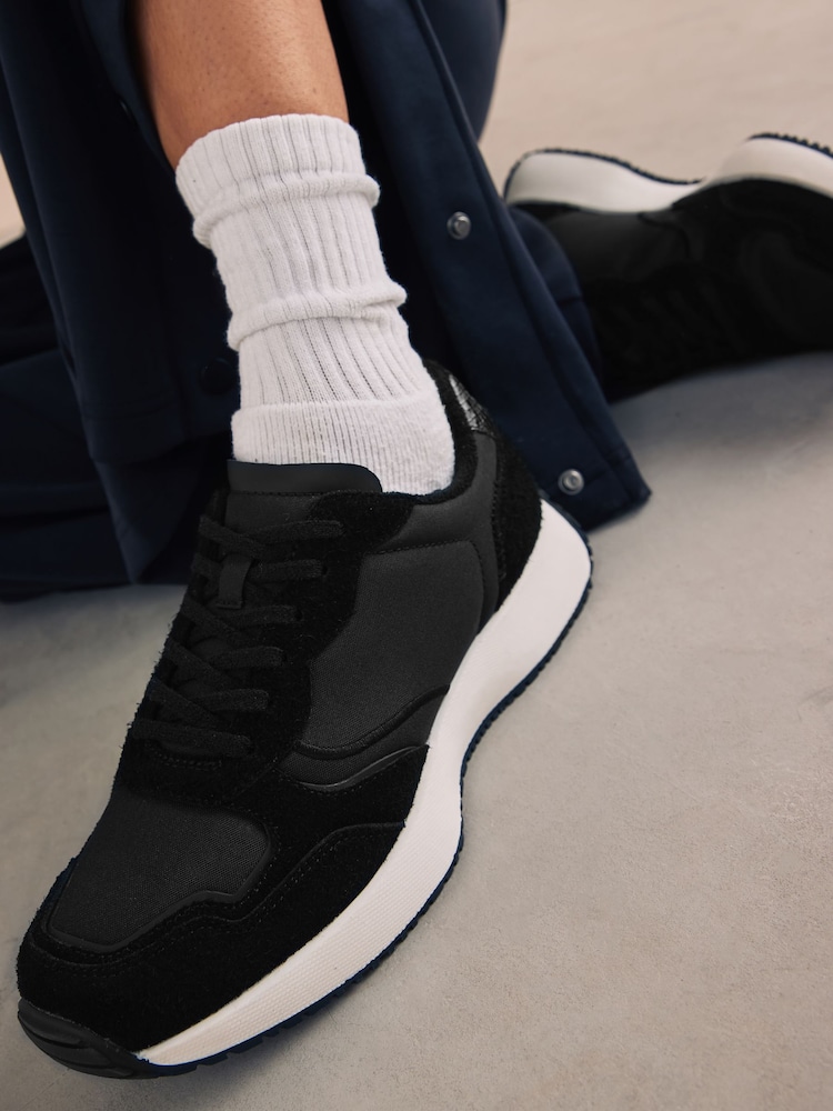 Negro - Zapatillas de deporte de suela gruesa de ante con detalle de costura de Forever Comfort ® - Imagen 2 de 7 Negro - Zapatillas de deporte de suela gruesa de ante con detalle de costura de Forever Comfort ® - Imagen 2 de 7