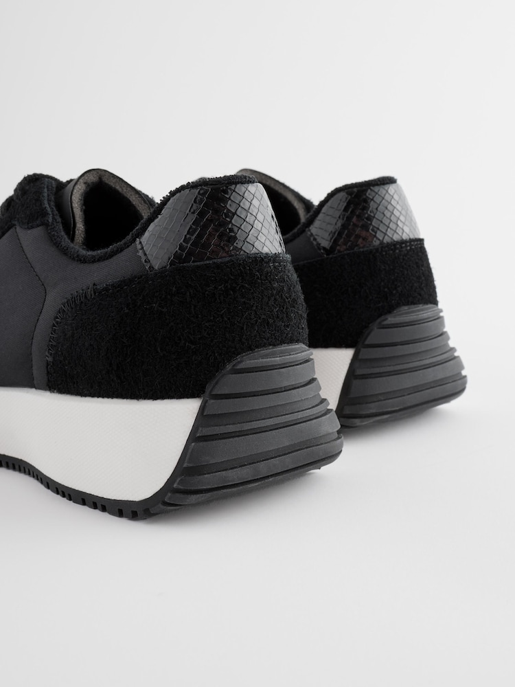 Negro - Zapatillas de deporte de suela gruesa de ante con detalle de costura de Forever Comfort ® - Imagen 7 de 7 Negro - Zapatillas de deporte de suela gruesa de ante con detalle de costura de Forever Comfort ® - Imagen 7 de 7