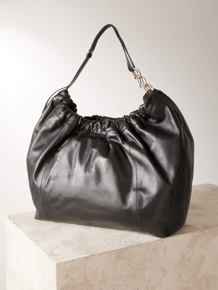 Black Leather Chunky Chain Shoulder Bag - Image 4 of 9
