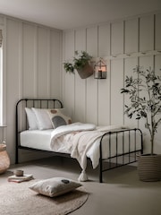 Gallery Home Black Patna Metal Bed - Image 1 of 5