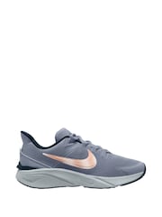 Grijs met roze - Nike Star Runner 4 kindersneakers - Image 1 of 4