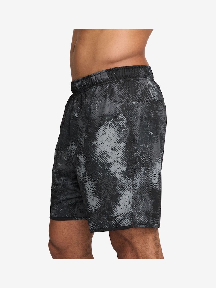 Nike Black Totality Camo 7 inch Dri-FIT Unlined Training Shorts - Image 3 of 4