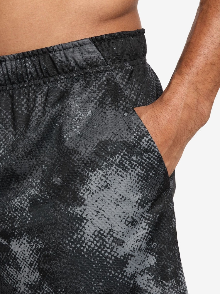 Nike Black Totality Camo 7 inch Dri-FIT Unlined Training Shorts - Image 4 of 4