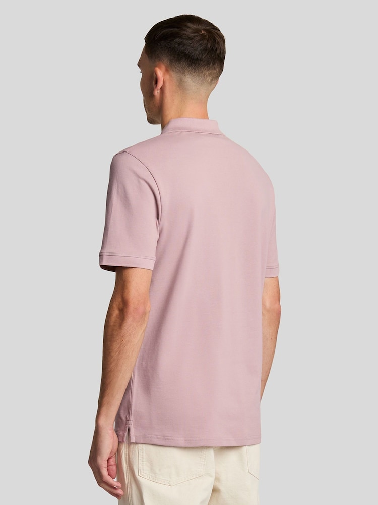 وردي شاحب - قميص بولو كلاسيكي من Lyle & Scott  - صورة 2 من 5