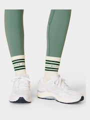 Vede retro - Calcetines con eslogan estilo universitario de Sweaty Betty - Imagen 3 de 3