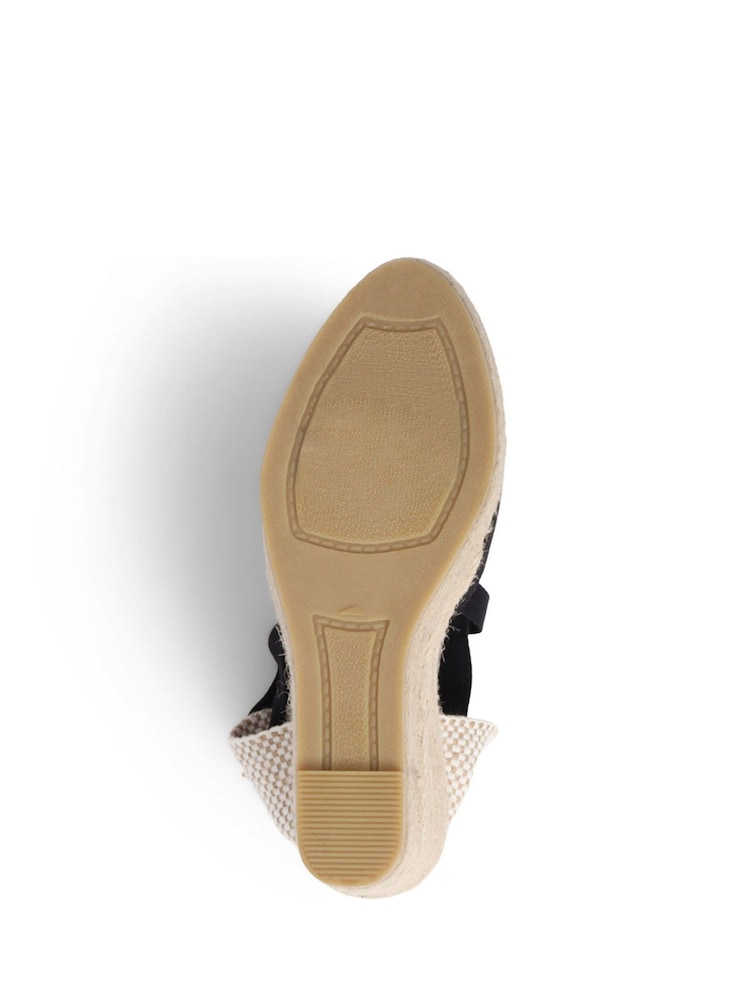 Schwarz - Jones Bootmaker Rosabelle Espadrilles mit Schnürdetail - Bild 5 von 5 Schwarz - Jones Bootmaker Rosabelle Espadrilles mit Schnürdetail - Bild 5 von 5