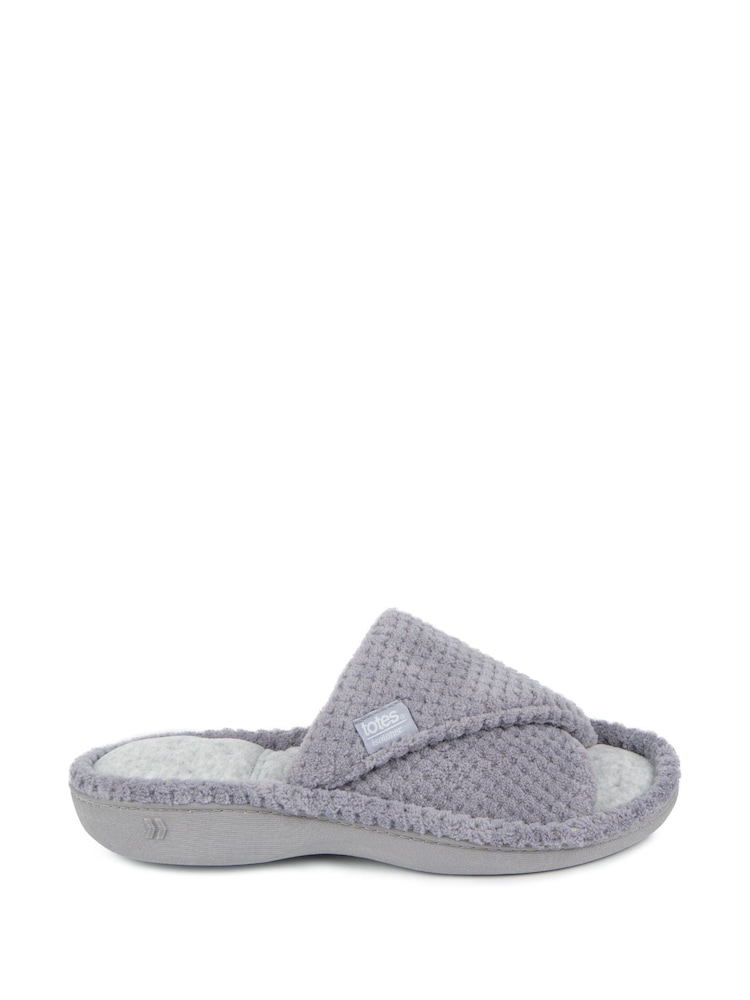 Gris - Pantuflas cruzadas de mujer con puntera abierta y diseño mullido Isotoner de Totes - Imagen 2 de 5 Gris - Pantuflas cruzadas de mujer con puntera abierta y diseño mullido Isotoner de Totes - Imagen 2 de 5