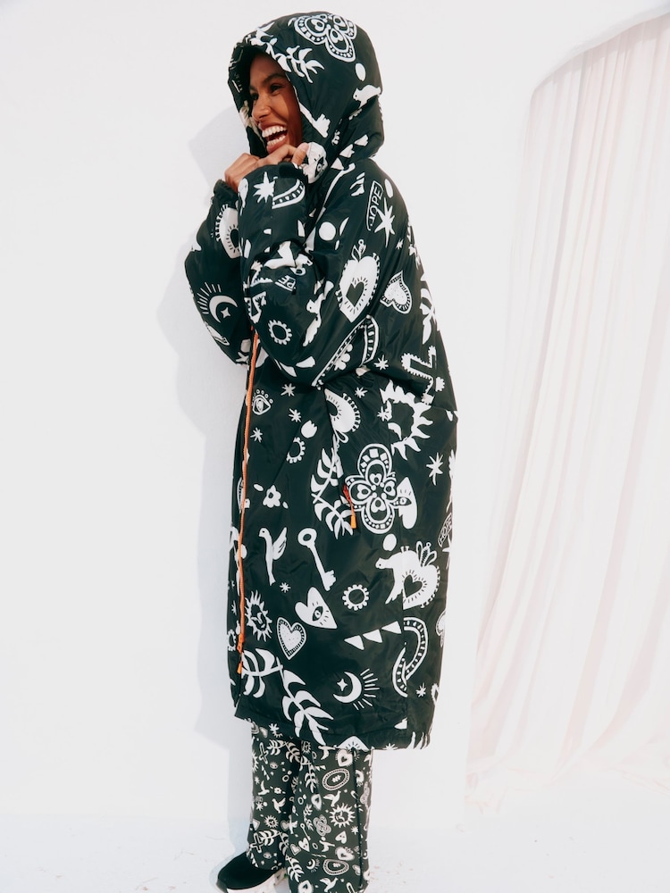 Never Fully Dressed Charcoal Grey Hope Print Changing Robe with Borg Lining Coat - Image 3 of 5