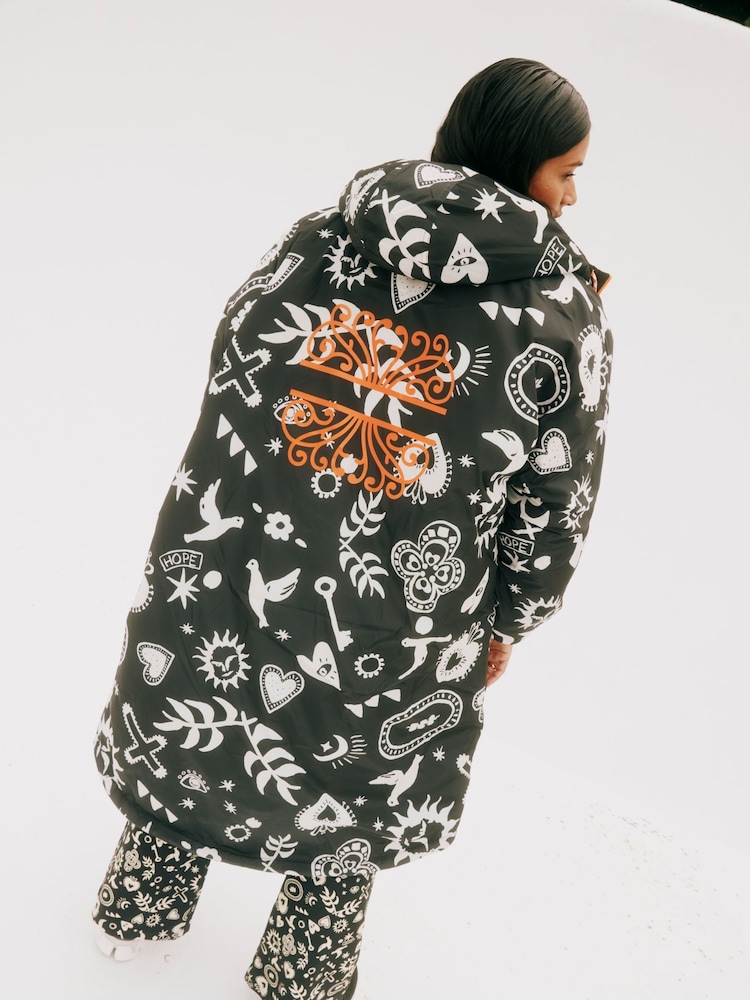 Never Fully Dressed Charcoal Grey Hope Print Changing Robe with Borg Lining Coat - Image 4 of 5