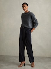 Reiss Freja Hose in Tapered Fit mit Gürtel - Bild 1 von 6
