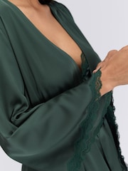 Bata corta de satén Kaya de Boux Avenue - Imagen 6 de 6