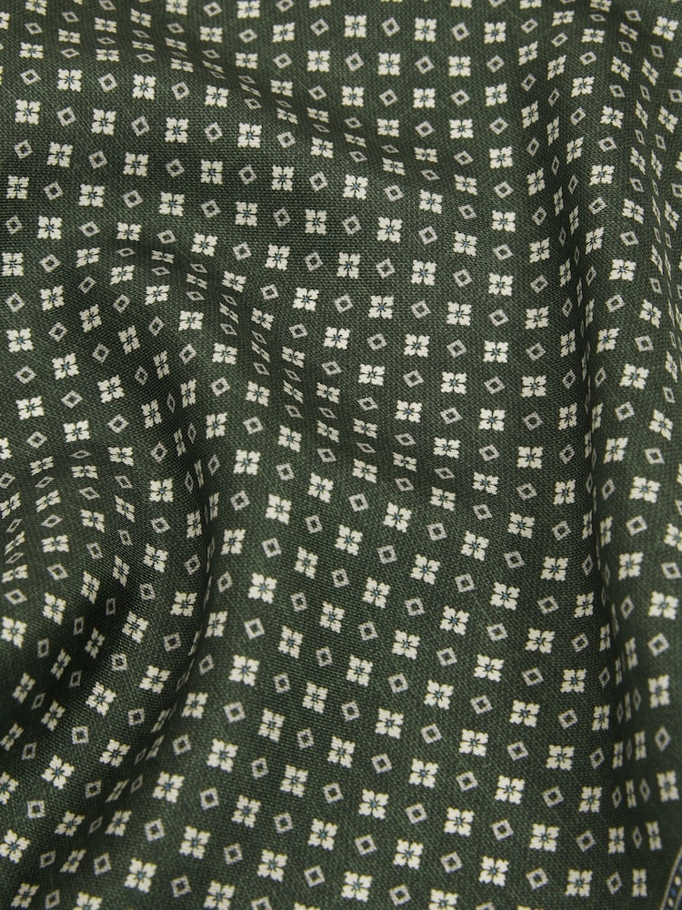 Reiss Olive Pulcino Reversible Silk Pocket Square - Image 5 of 5