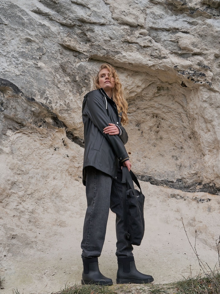 Ilse Jacobsen Straight Fit Lightweight Waterproof Rain Jacket - Image 4 of 10